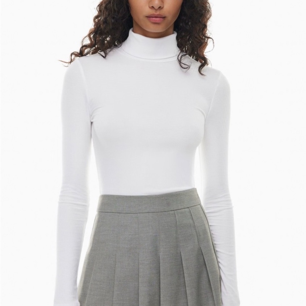 Sunday Best Beige/cream Long Sleeve Turtleneck size M